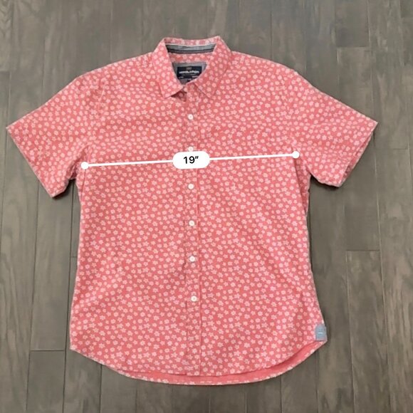 Nickel & Iron Red w/ Blue Star Pattern Large Men's Short Sleeve Shirt - Picture 9 of 10